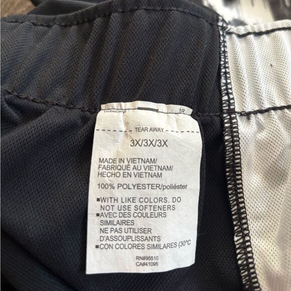 Under Armour Black Athletic Shorts - Picture 3 of 4